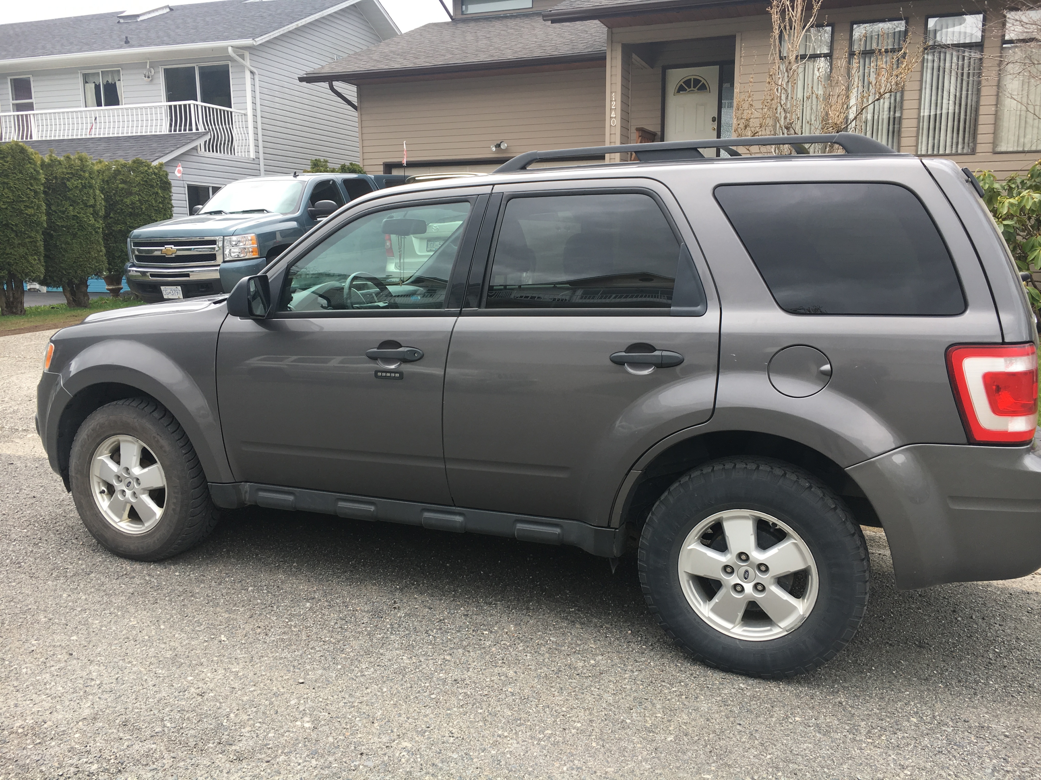 For Sale: 2011 Ford Escape XLT 91,000 KM  For Sale 